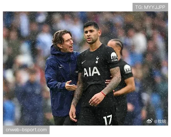 纽卡斯尔2-2热刺，罗梅罗倒钩梅开二度压哨救主